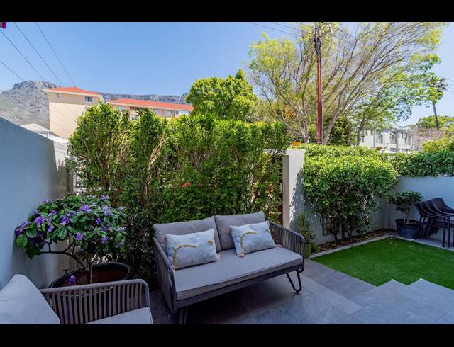 2 BEDROOM APARTMENT FOR SALE IN ORANJEZICHT